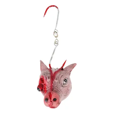 Hängande Grishuvud på Krok