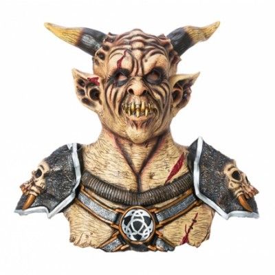 Krigare med Horn Mask